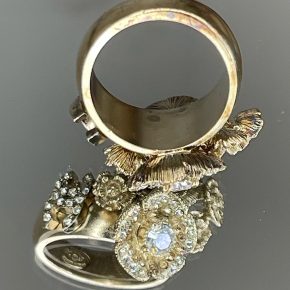 CHANEL Camellia CC Logo Rhinestone Gold Tone Ring Size 6 - Picture 11 of 14